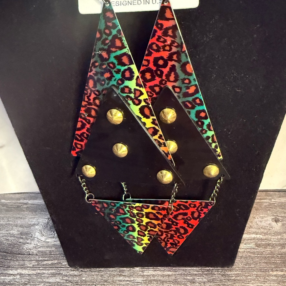 NWT Nena Rainbow Leopard Print Triangle Earrings black gold lead & nickel free - Picture 3 of 6